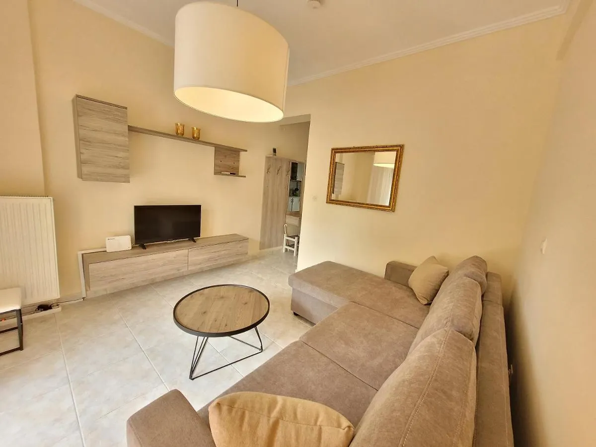 Anris & Dianas Dom - In A Quiet Part Of The Center Apartment Kallithea