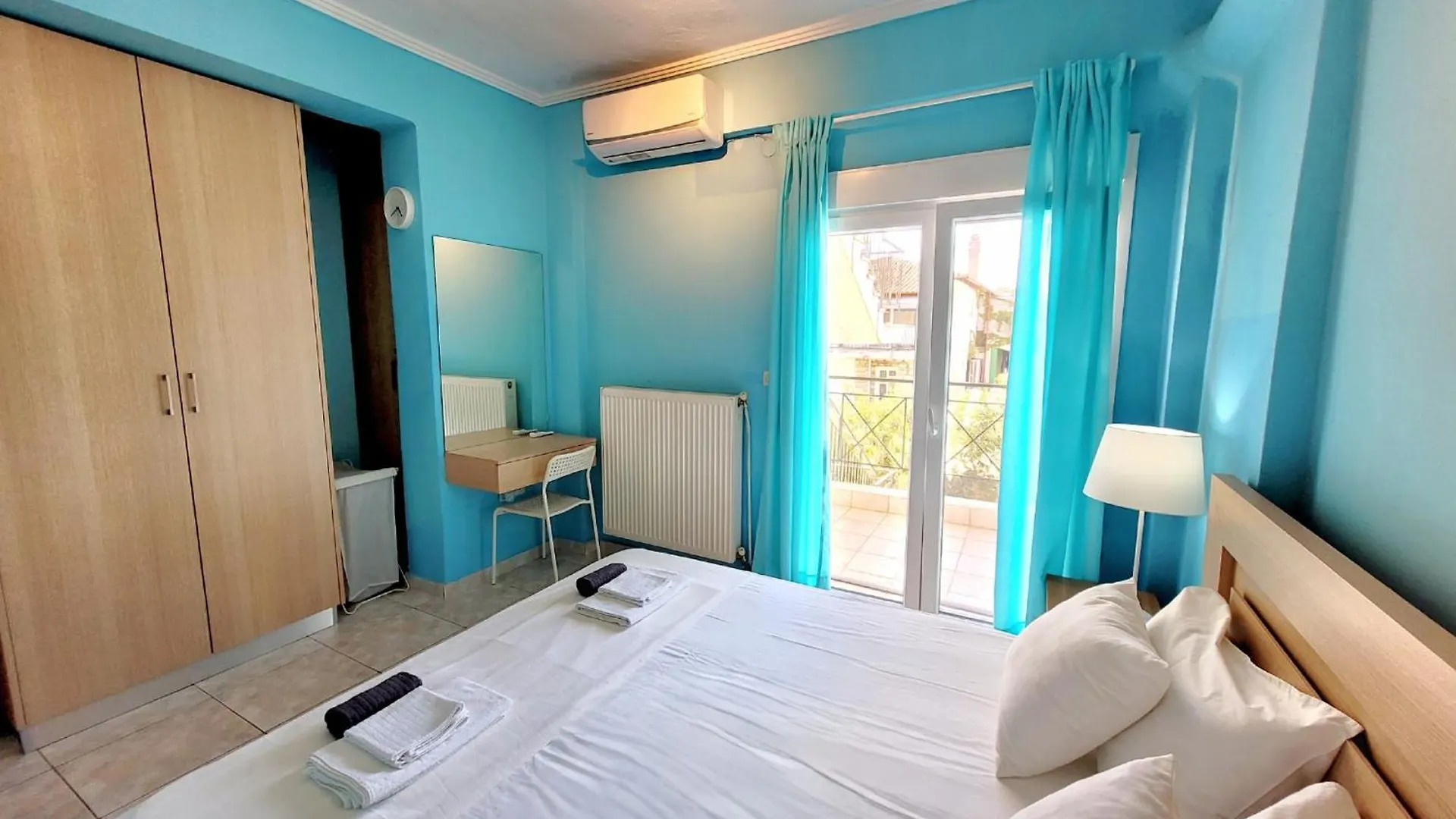 Anris & Dianas Dom - In A Quiet Part Of The Center Apartment Kallithea